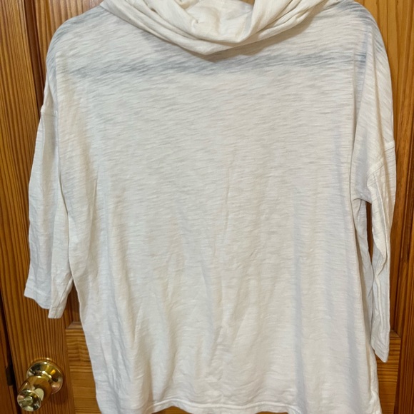 Cozy White Hoodie with Drawstring - Picture 5 of 6